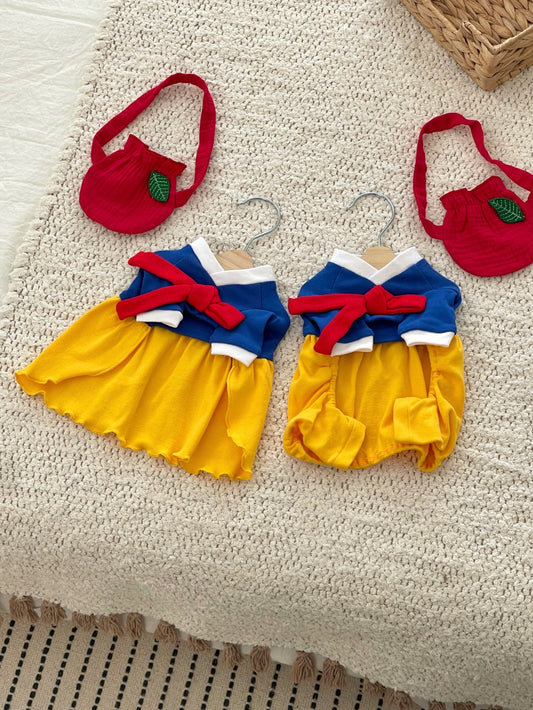 Snow White Hanbok (2 styles)