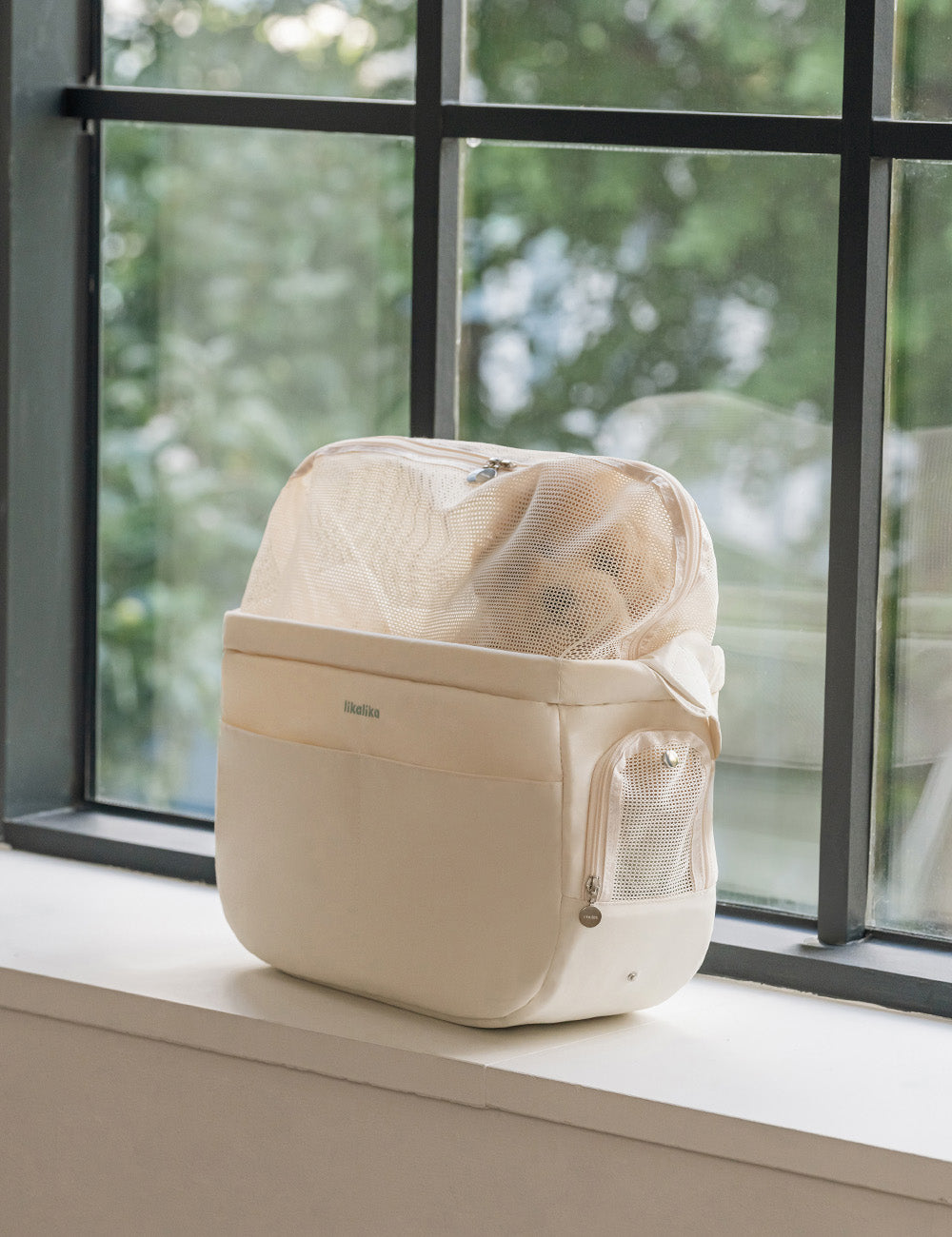 Sturdy Half-Moon Sling Bag (2 colors)