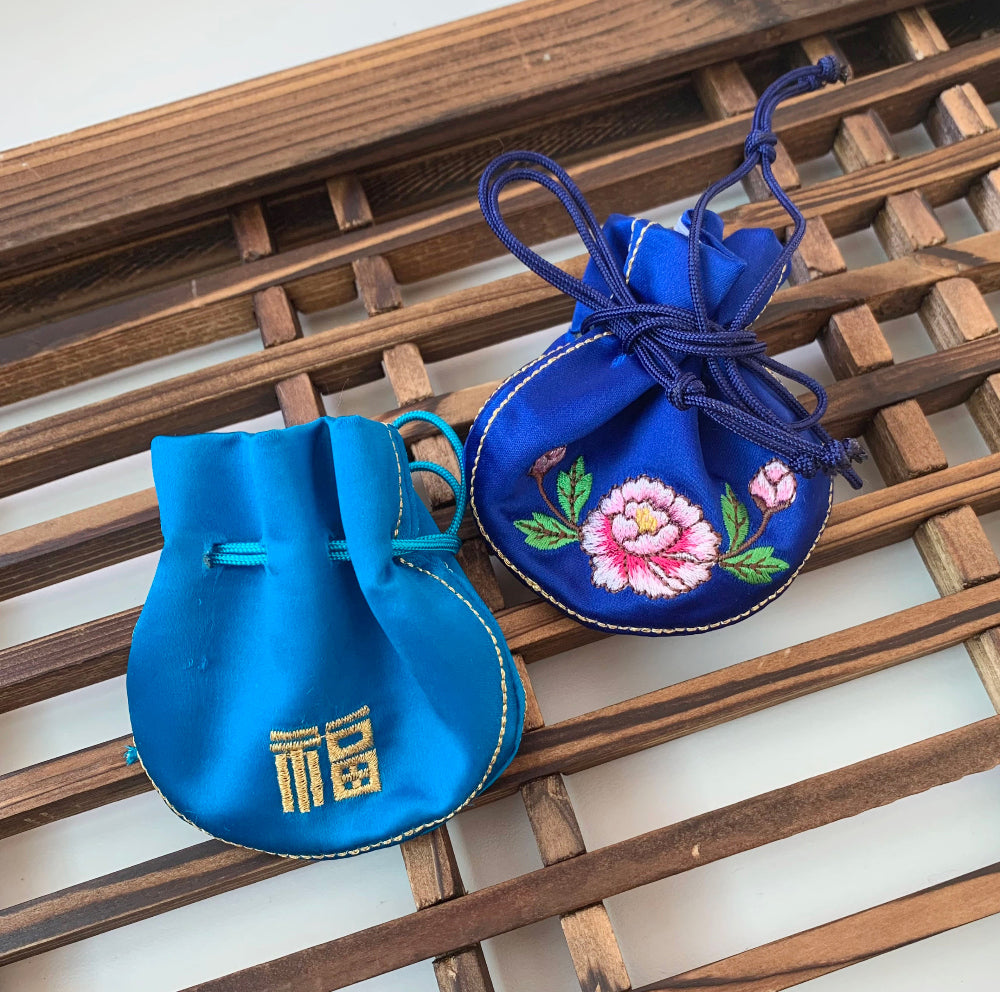 Lucky Pouch (2 colors)