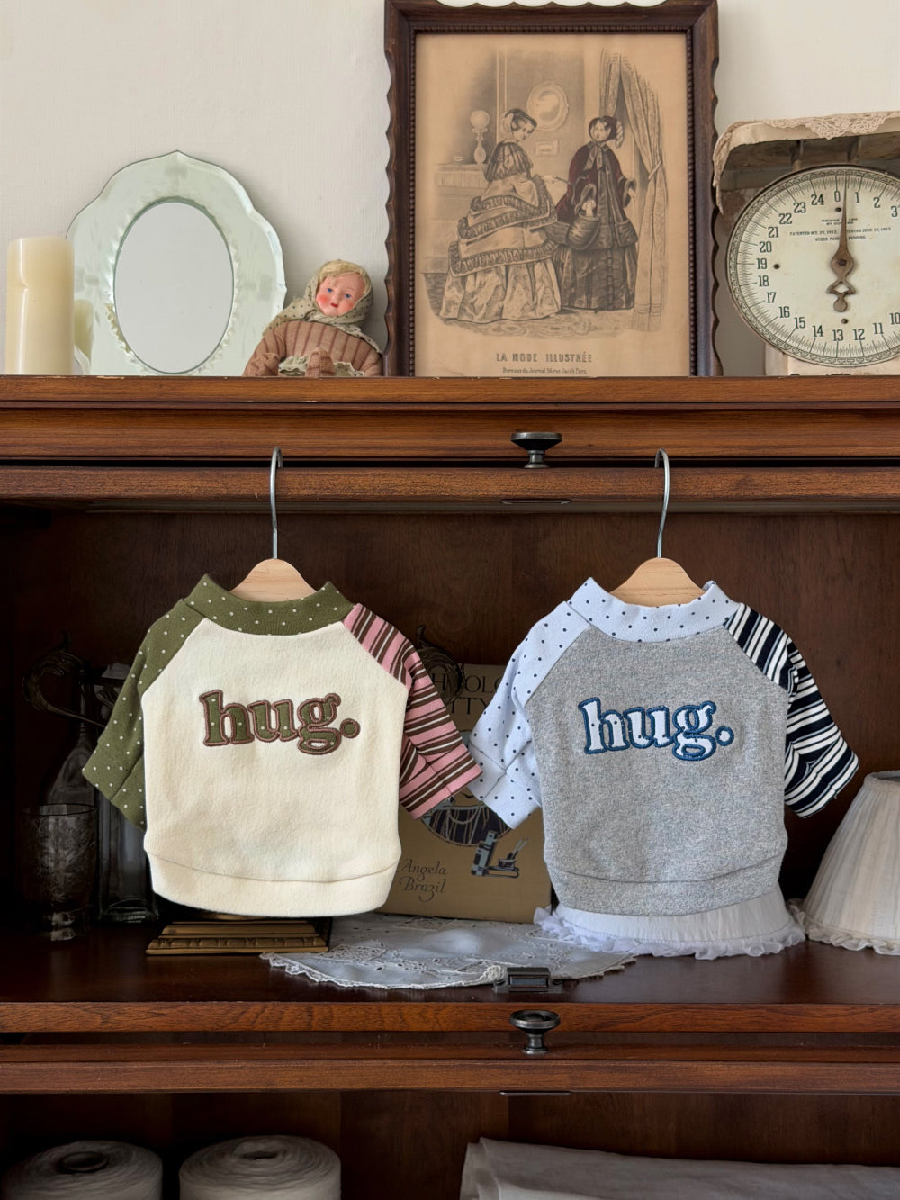 Hug Appliqué Sweatshirt (2 colors)